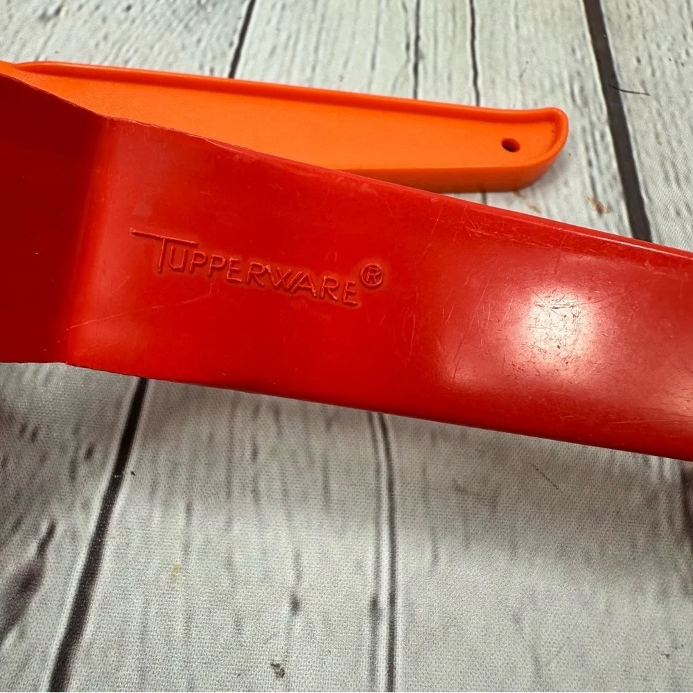 vtg tupperware kitchen utensils gadgets cut n serve biscuit cutter hosting